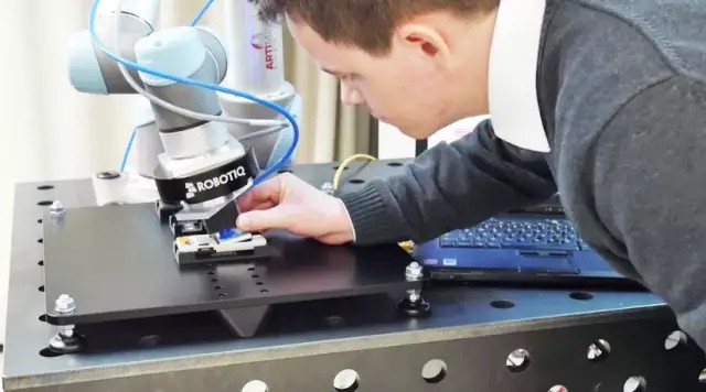 測力傳感器在機器人上的應用